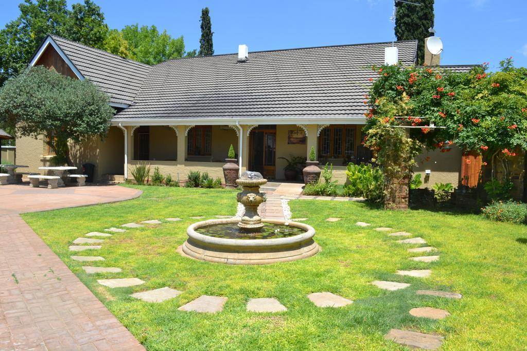Castello Guesthouse Vryburg Exterior photo