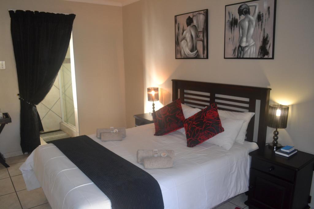 Castello Guesthouse Vryburg Exterior photo